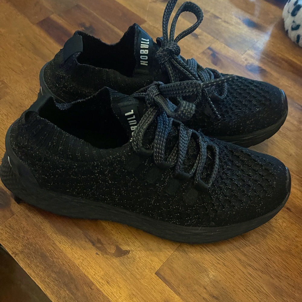 Nobull Size 8 Women’s Reflective Runners